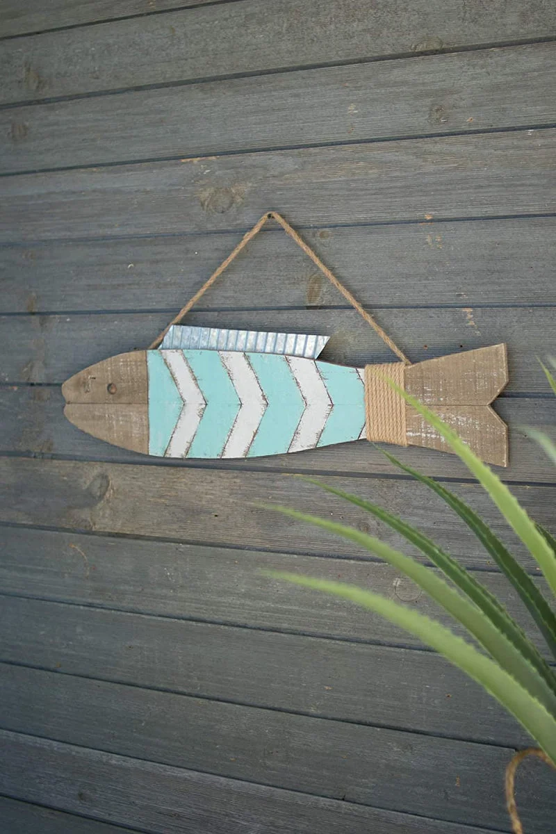 Kalalou CGU2435 Painted Wooden Fish Wall Hanging