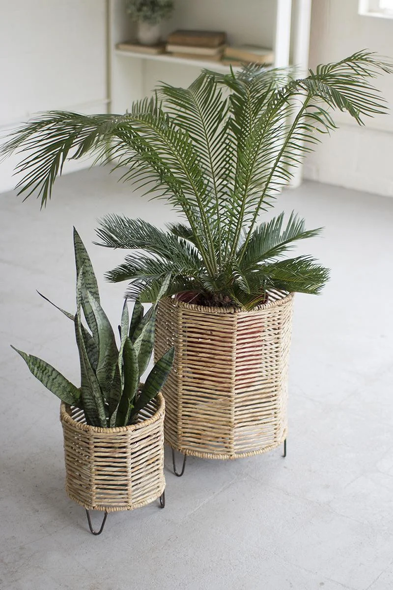 Kalalou A5979 Set of 2 Woven Rush and Iron Baskets