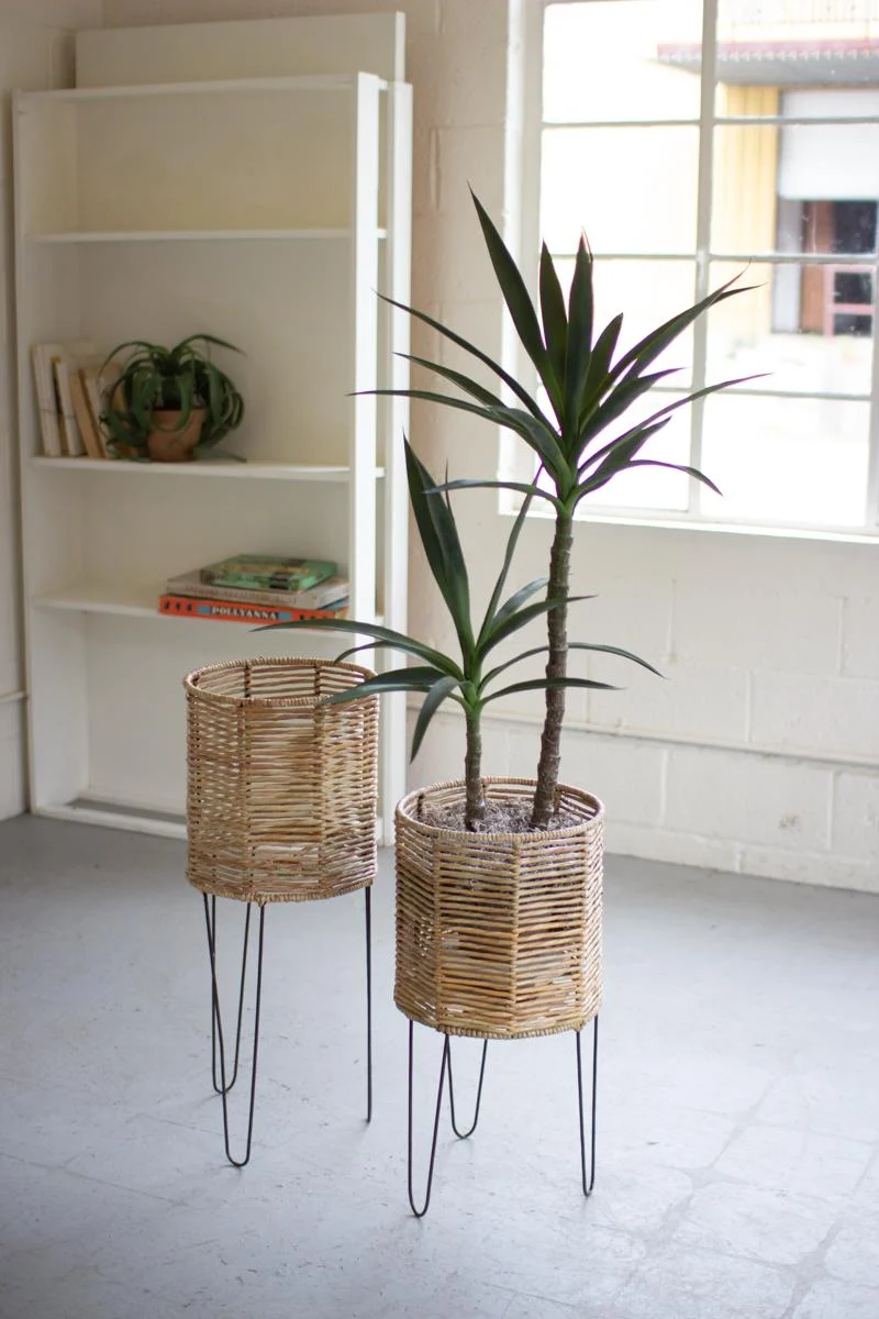 Kalalou A6157 Set of 2 Round Seagrass Planters with Iron Bases