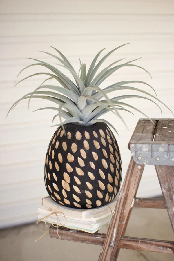 Kalalou CFAN1022 Hand Carved Black And White Wooden Vase