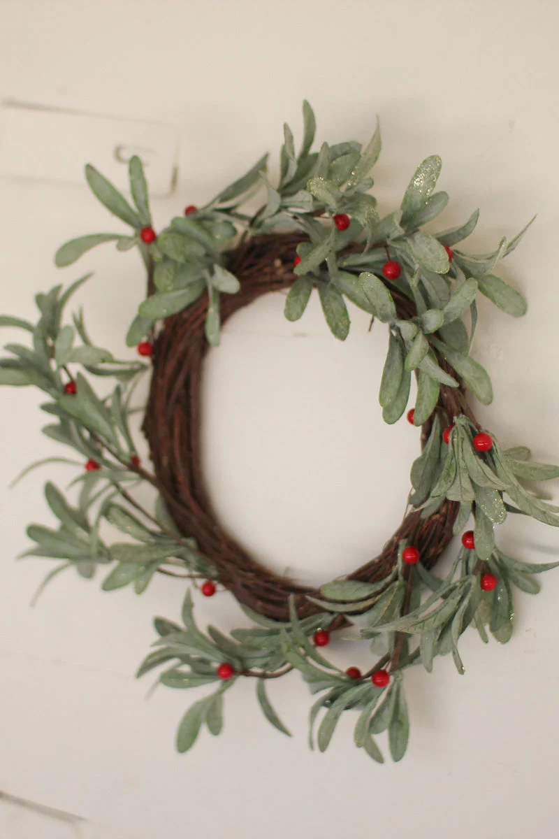 Kalalou CGL4087 Artificial Mistletoe Wreath