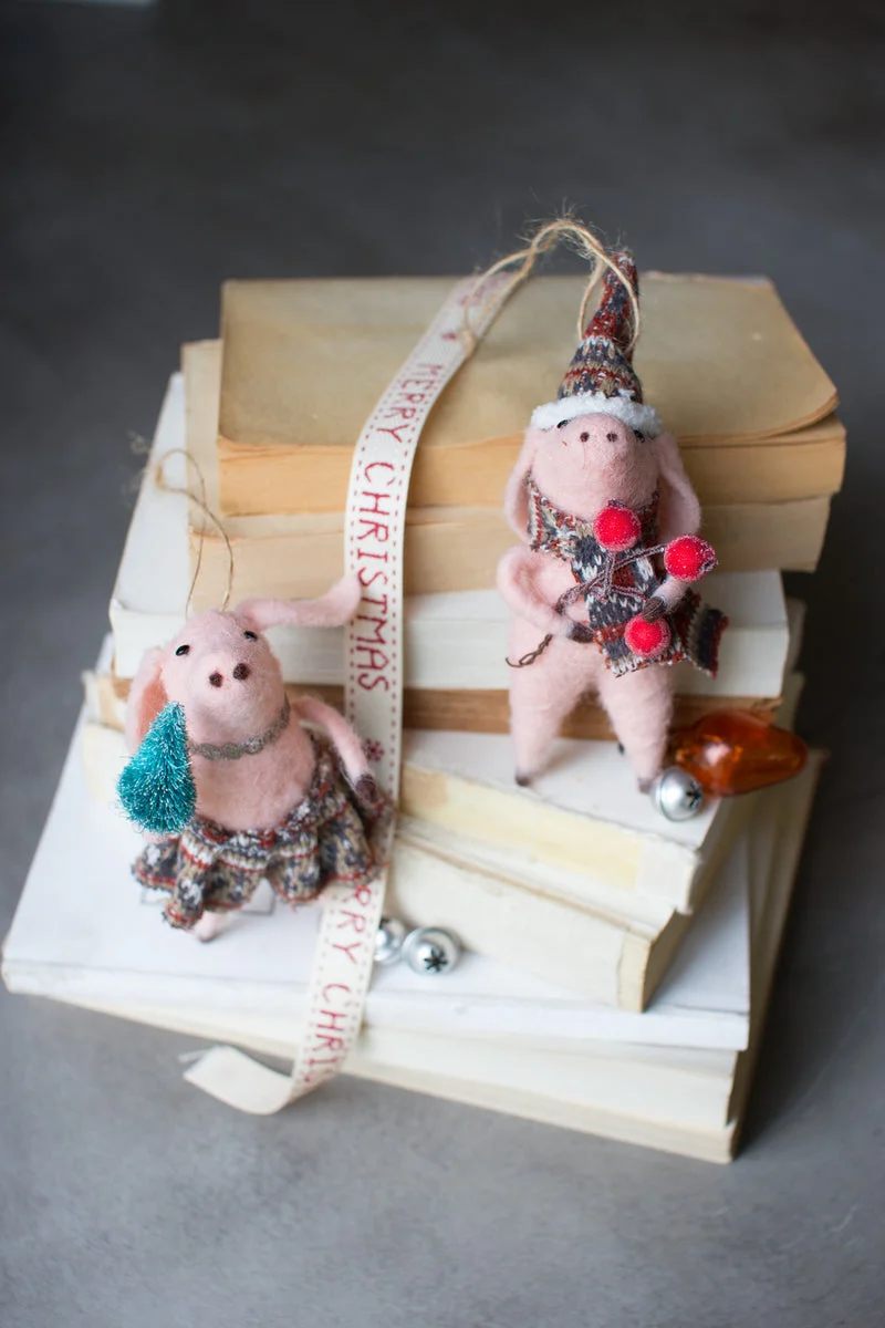 Kalalou CHB2190 Felt Christmas Pig Ornaments Set of 2